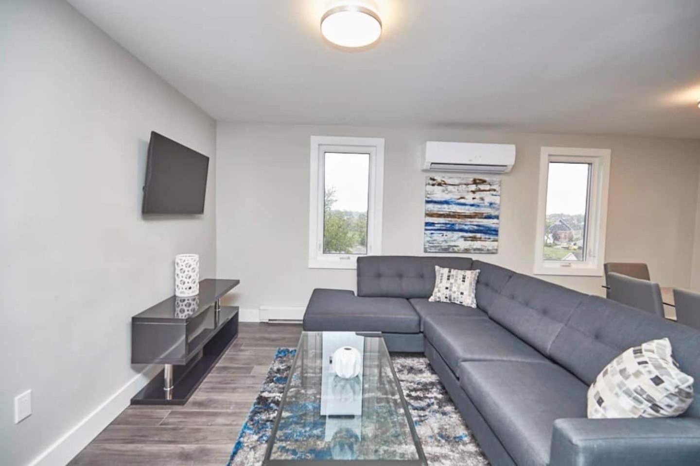 Clifton Hill Hideaway 2B -Two Bedroom Condo Niagara Falls Ngoại thất bức ảnh