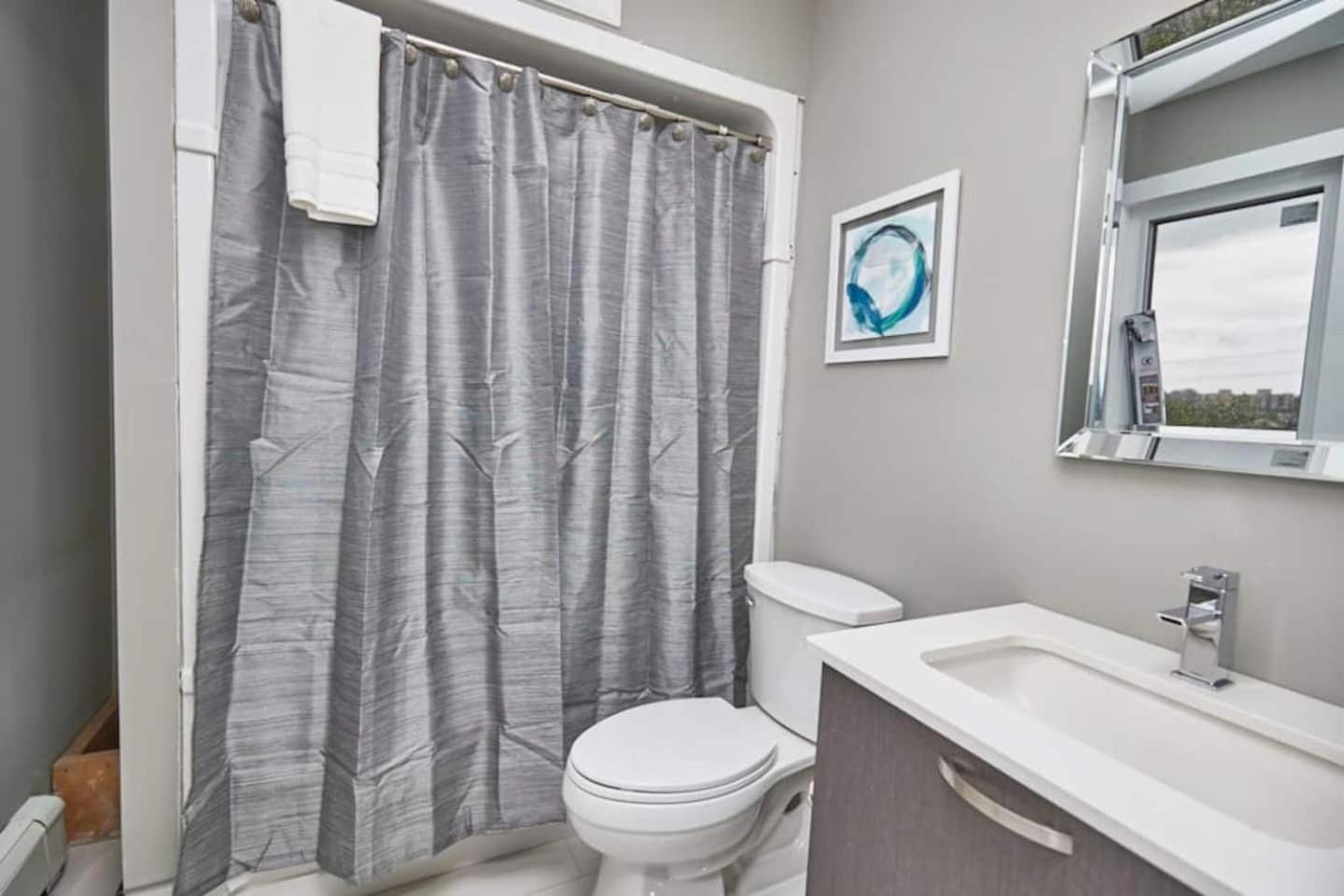 Clifton Hill Hideaway 2B -Two Bedroom Condo Niagara Falls Ngoại thất bức ảnh